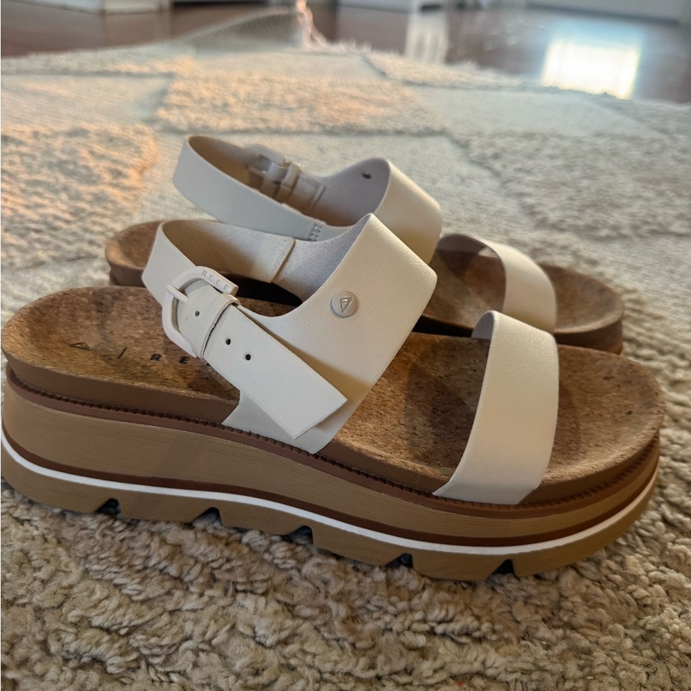 Reef Vista Luxe Liah Platform Sandal - White Women’s Sandal